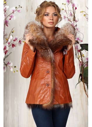 Рыжая кожаная куртка с пуговицами и мехом