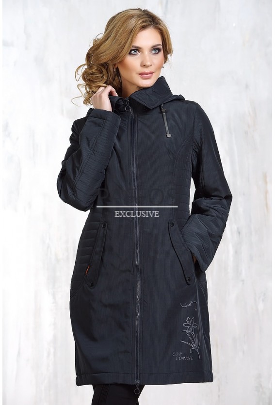 Демисезонное пальто для женщины