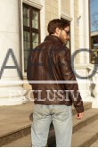 Мужская куртка коричневого цвета