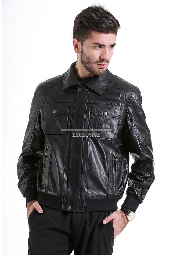 Черная кожаная мужская куртка