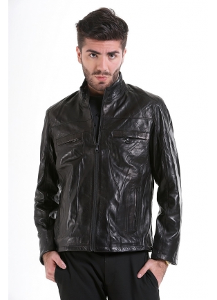 Кожаная куртка черного цвета для мужчин