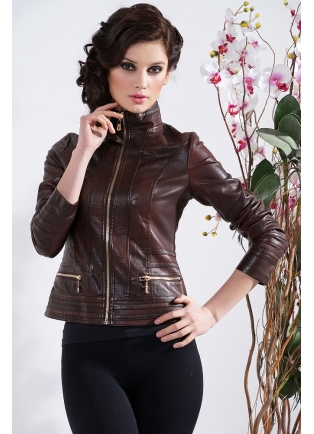 Женская шоколадная стильная куртка из экокожи