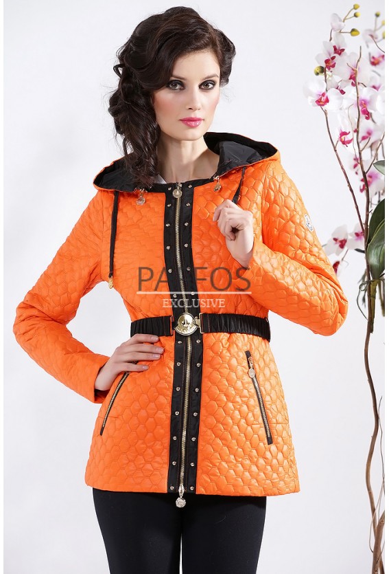 Женская оранжевая куртка 