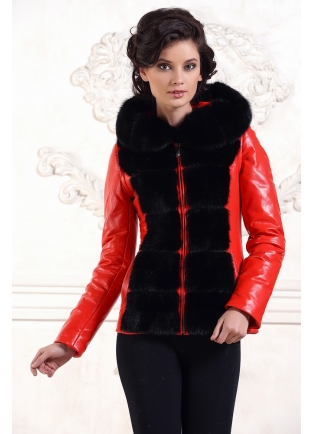 Красная куртка-жилетка с мехом норки
