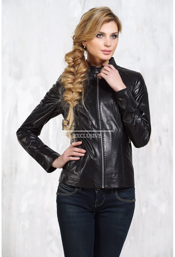 Женская черная кожаная куртка 