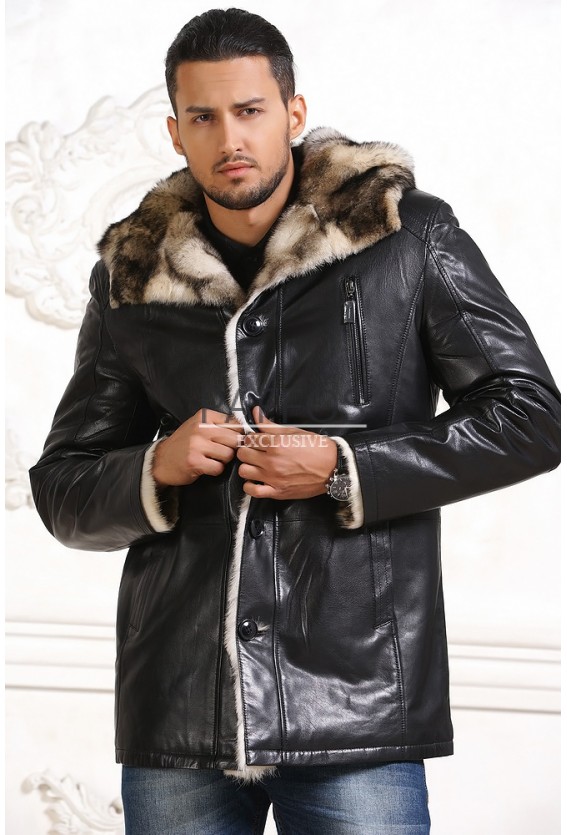 Мужская зимняя куртка с мехом волка