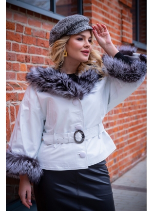 Женская белая куртка с мехом чернобурки Итальянская коллекция