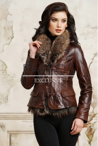 Темно-коричневая куртка из кожи с мехом чернобурки
