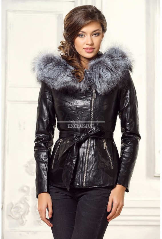 Женская куртка из экокожи с чернобуркой