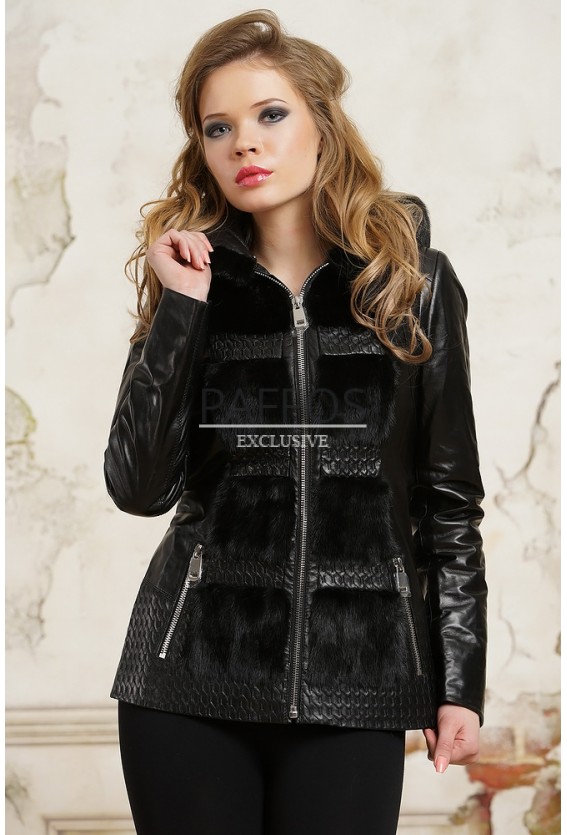 Черная кожаная куртка-жилетка с мехом